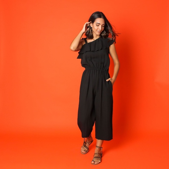 Pants - OFF SHOULDER CAPRI BLACK JUMPSUIT